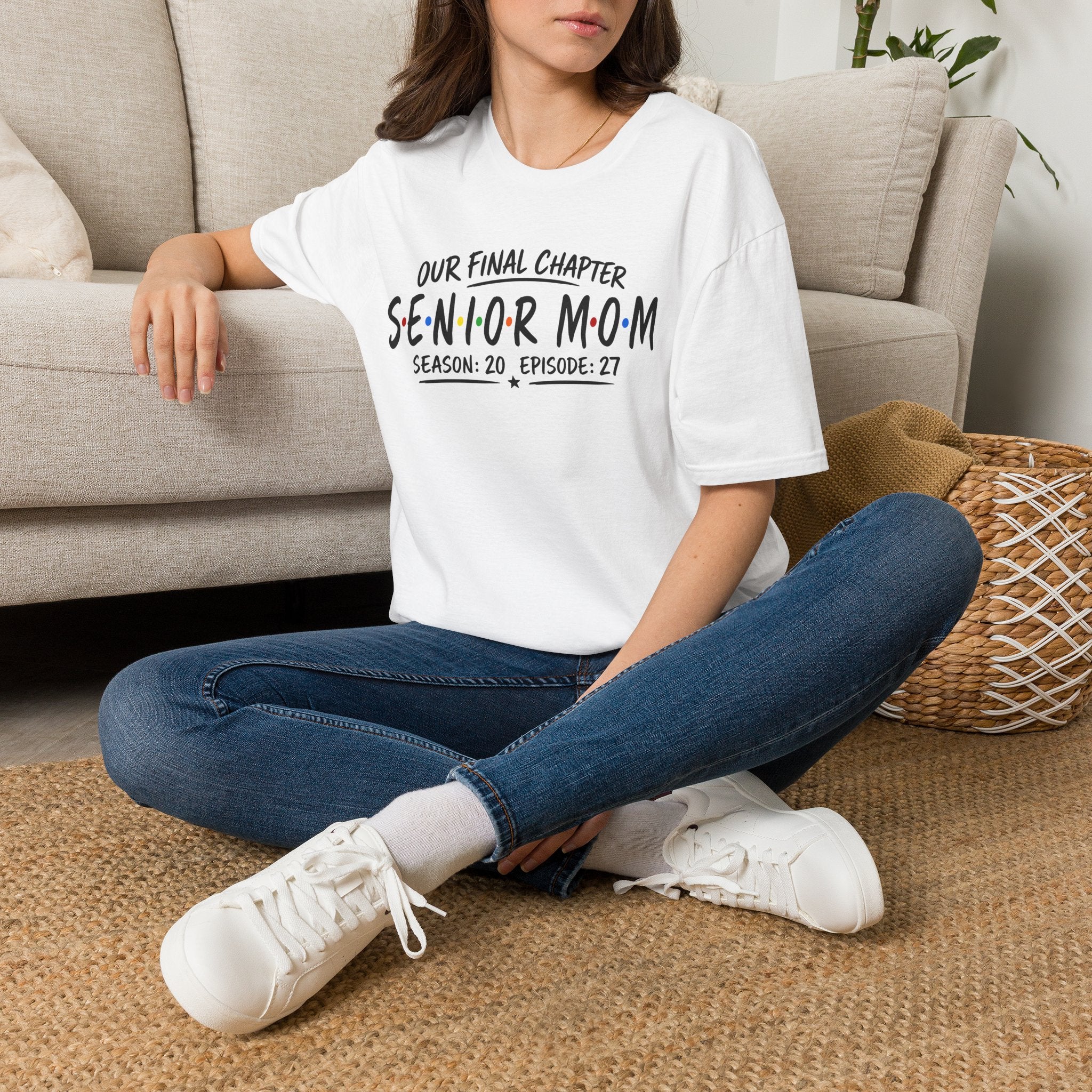 Senior Mom 2027 T-Shirt